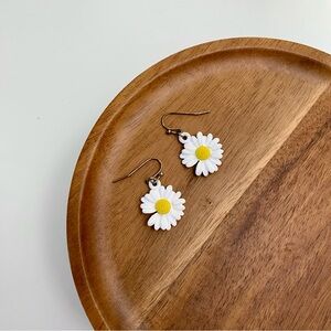 4/$15 White Flower Drop Earrings